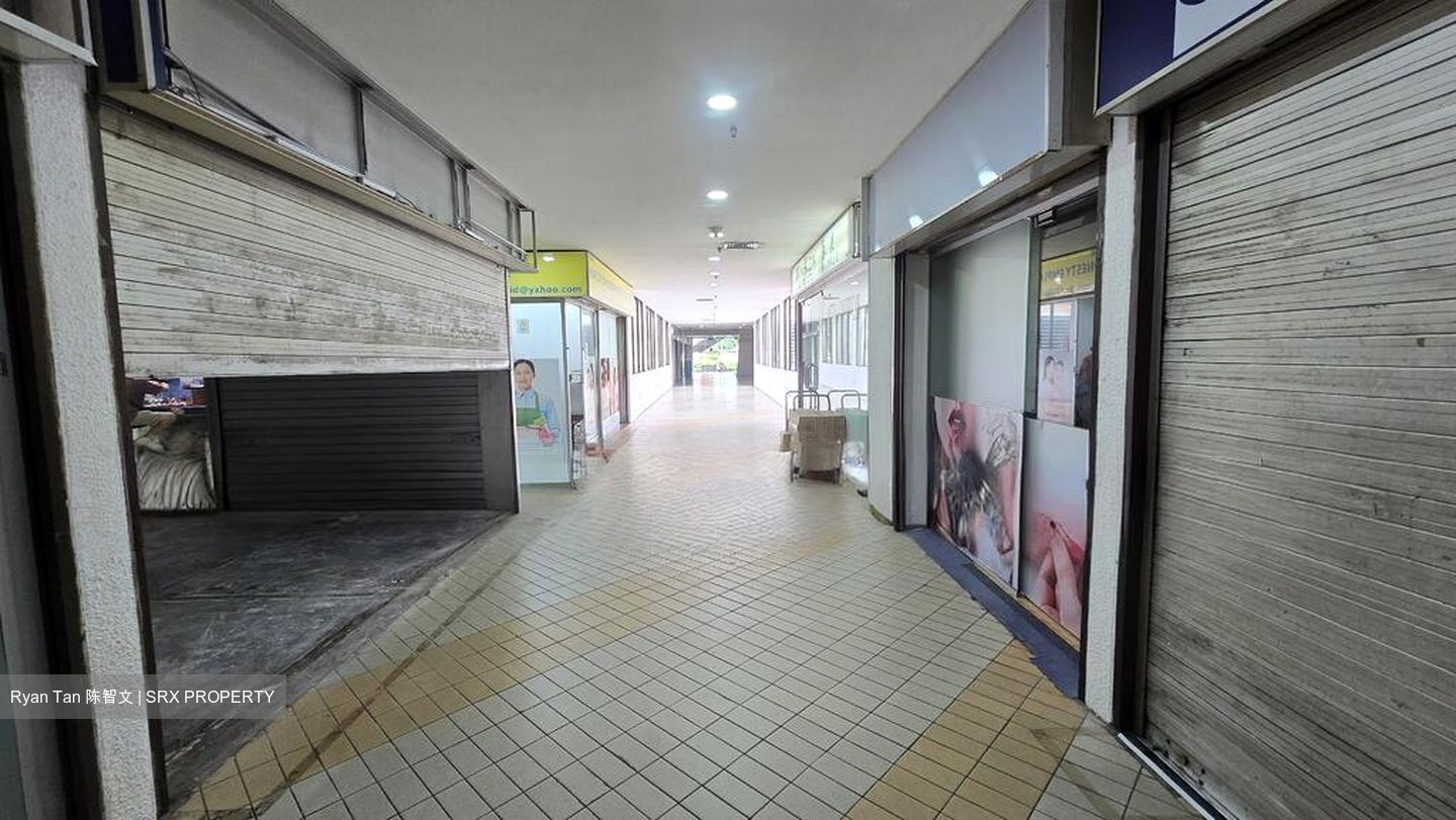 Upper Serangoon Shopping Centre (D19), Shop House #586011461